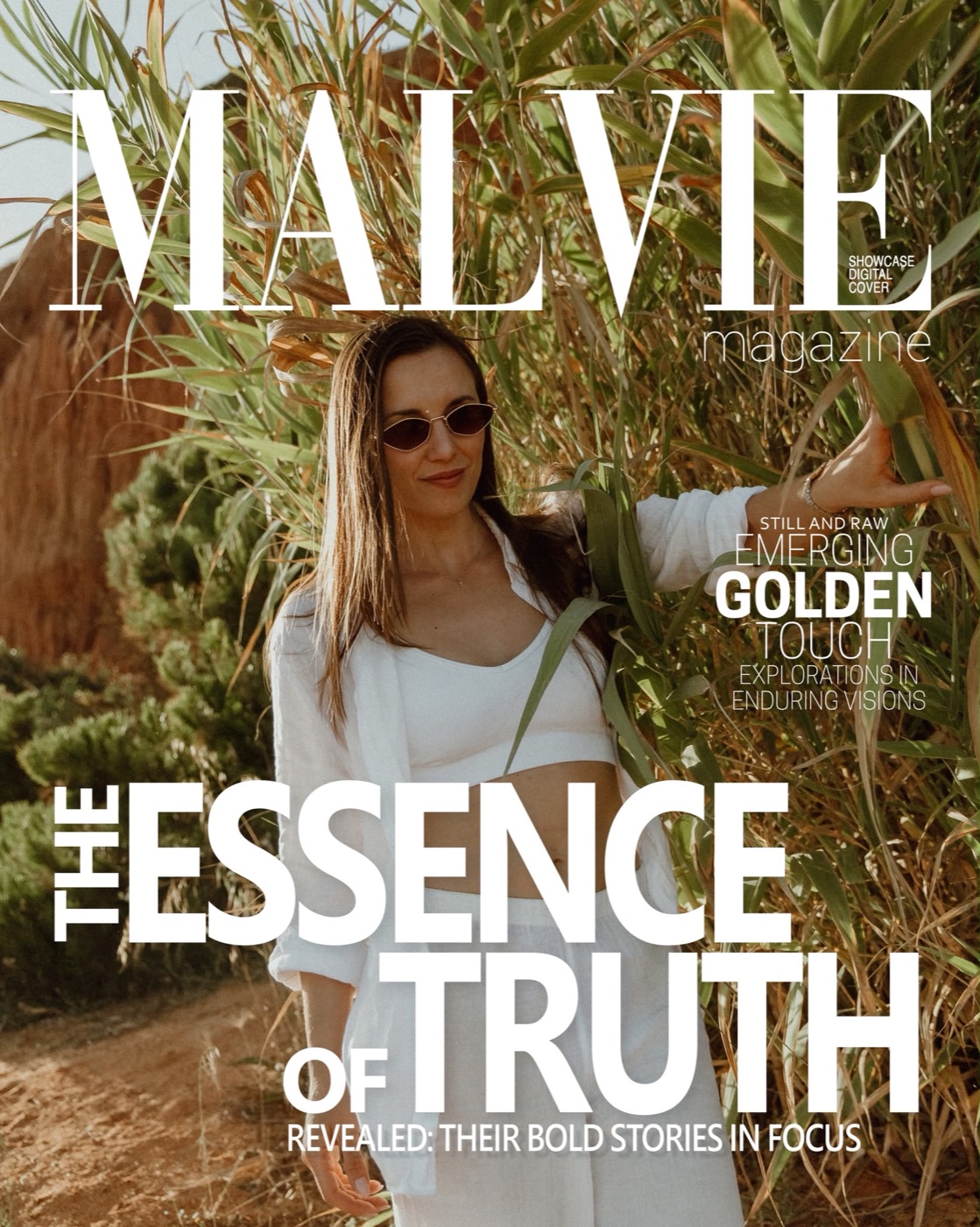 Capa digital da MALVIE Magazine, fotografada pela Anastasia na Praia dos Tomates, no Algarve