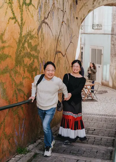 Honeymoon photoshoot in Lisbon by Olga B