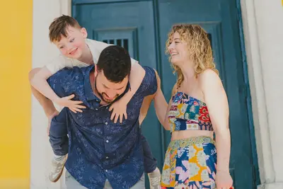 Family photoshoot in Lisbon by Denis E