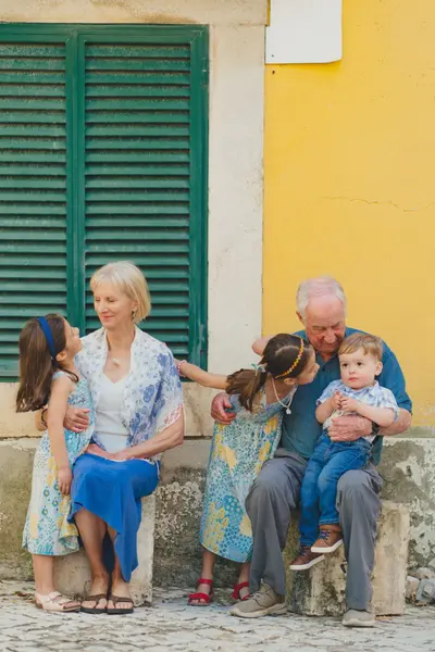 Family photoshoot in Cascais by Denis Erroyaux
