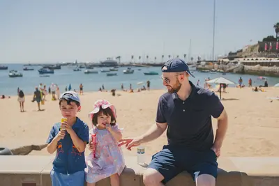 Family photoshoot in Cascais by Denis E