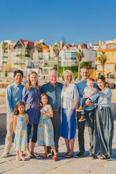 Family photoshoot in Cascais by Denis Erroyaux
