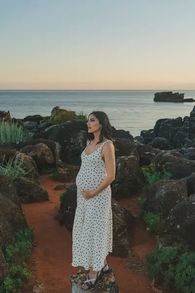 Maternity photoshoot in Cascais by Denis E