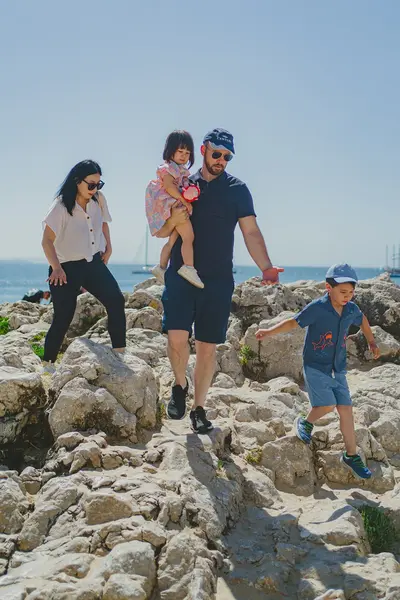 Family photoshoot in Cascais by Denis E