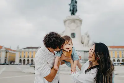 Family photoshoot in Lisbon by Glei Soares
