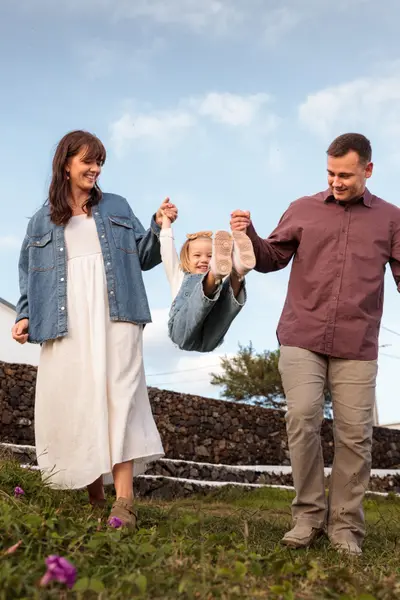 Family photoshoot in Azores by Beatriz Calvo Cerezo