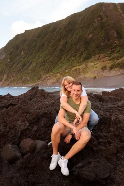 Couples photoshoot in Azores by Beatriz Calvo Cerezo