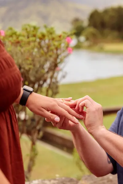 Proposal photoshoot in Azores by Beatriz Calvo Cerezo
