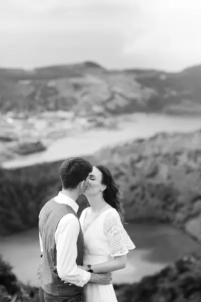 Elopement photoshoot in Azores by Beatriz Calvo Cerezo