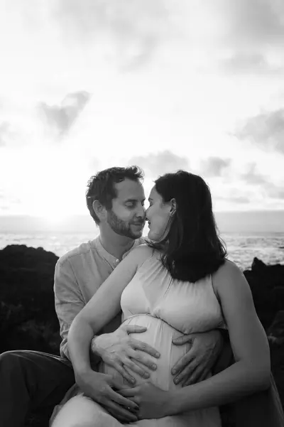 Maternity photoshoot in Azores by Beatriz Calvo Cerezo