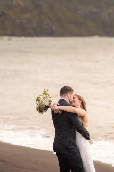 Elopement photoshoot in Azores by Beatriz Calvo Cerezo