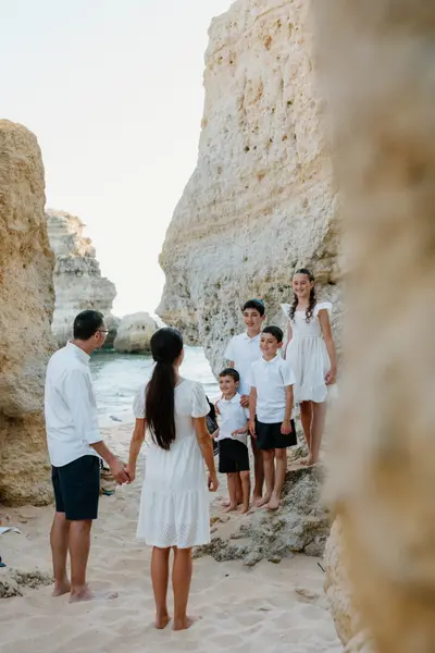Family photoshoot in the Algarve by Alexandre L