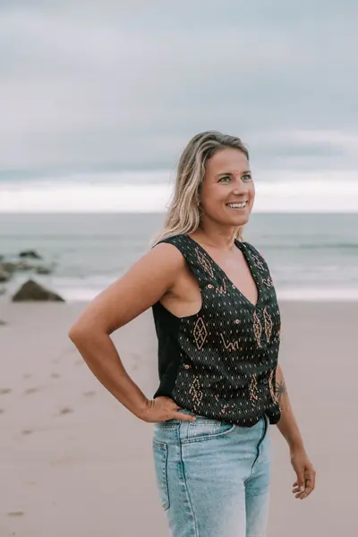 Solo Portrait photoshoot in Costa da Caparica by Esmee B
