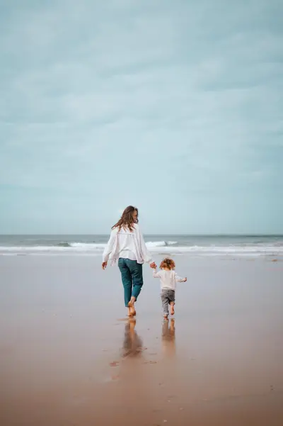 Maternity photoshoot in Costa da Caparica by Esmee Buitenhuis