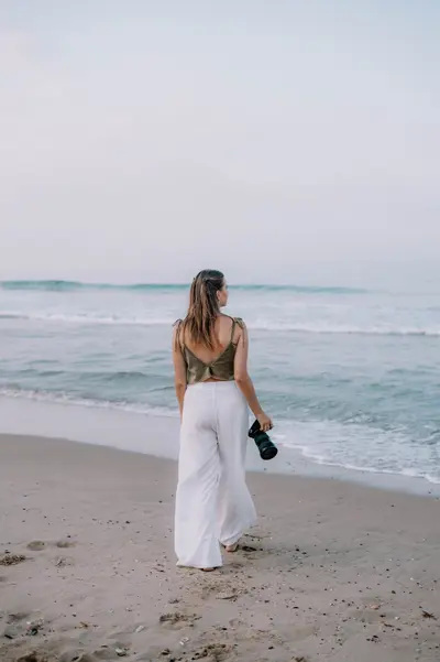 Solo Portrait photoshoot in Costa da Caparica by Esmee B