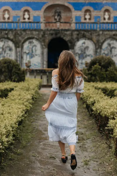 photoshoot in Lisbon by Vika Emerson