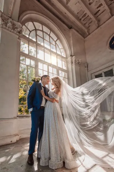 Wedding photoshoot in Lisbon by Vika E