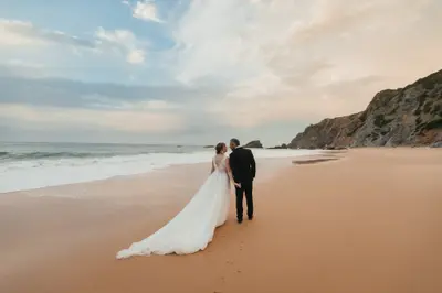 Wedding photoshoot in Lisbon by Vika E