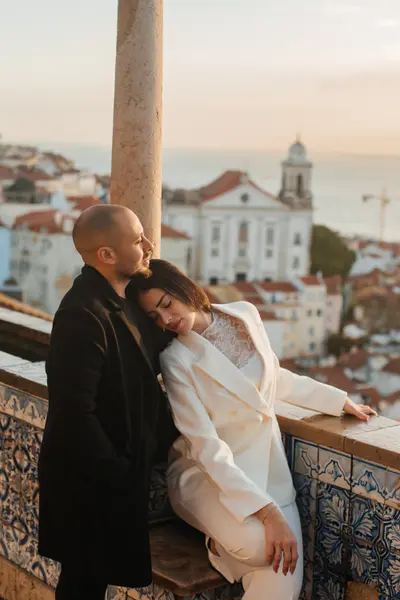 Wedding photoshoot in Lisbon by Vika E