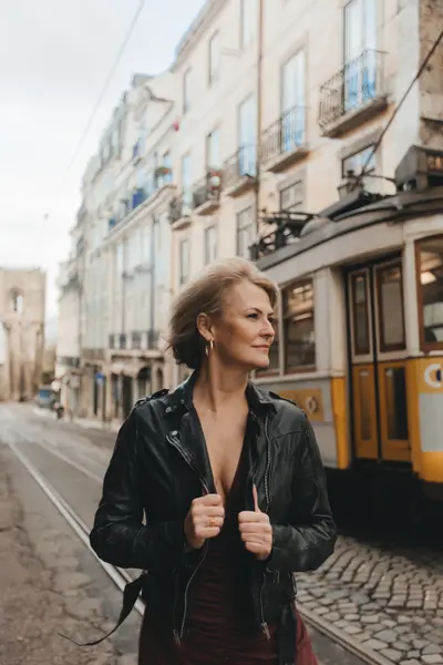 photoshoot in Lisbon by Vika Emerson