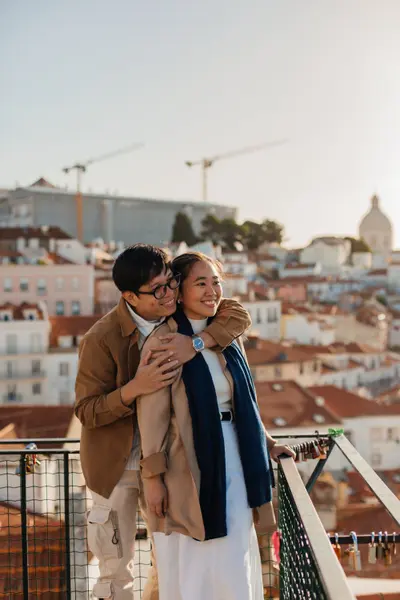 Couples photoshoot in Lisbon by Vika E