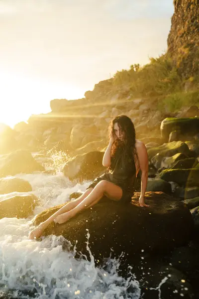 Solo Portrait photoshoot in Madeira by Daria Zolotova