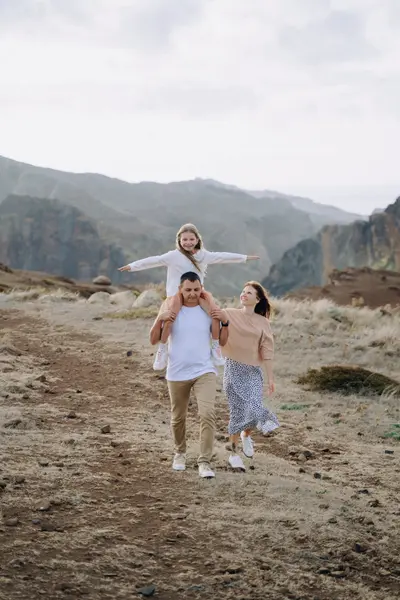 Family photoshoot in Madeira by Daria Zolotova