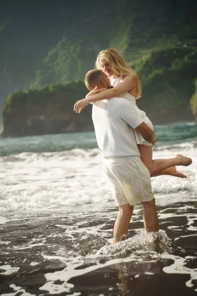 Couples photoshoot in Madeira by Daria Zolotova