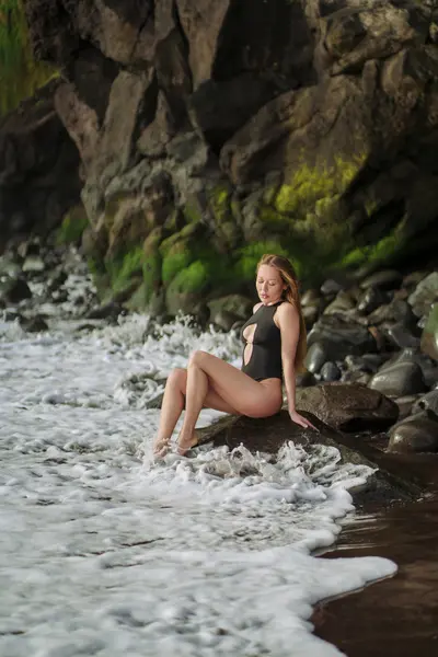 Solo Portrait photoshoot in Madeira by Daria Zolotova