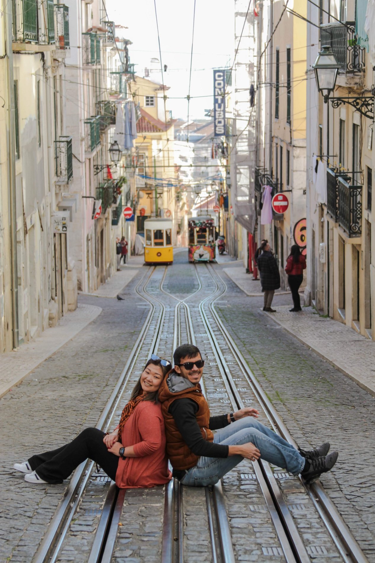 Couples Photoshoot in Lisbon: Ideas, Poses & Locations — photo by Tatiana O.
