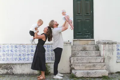 Family photoshoot in Lisbon by Tatiana O