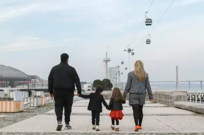 Family photoshoot in Lisbon by Tatiana O