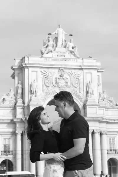 Couples photoshoot in Lisbon by Tatiana Ostrower