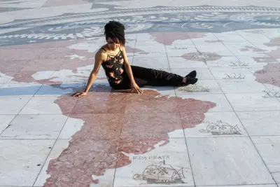 Solo Portrait photoshoot in Lisbon by Tatiana O