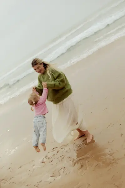 Family photoshoot in Nazare by Nadiya K