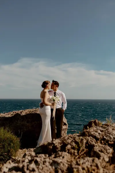 Elopement photoshoot in Nazare by Nadiya Kharytonenko