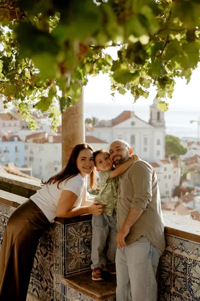 Family photoshoot in Lisbon by Nadiya K