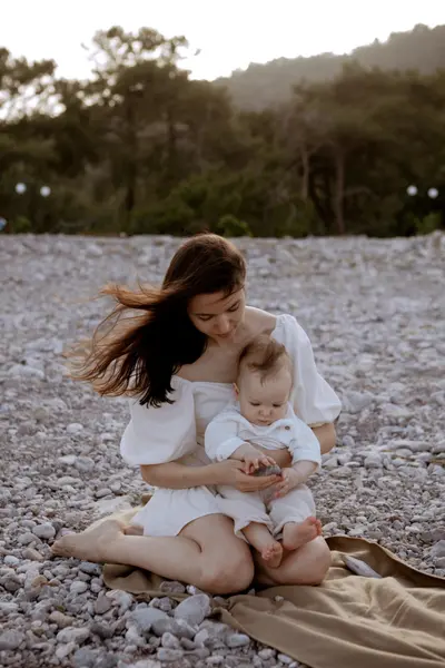 Family photoshoot in Algarve by Nadiya K