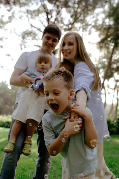 Family photoshoot in Lisbon by Nadiya Kharytonenko