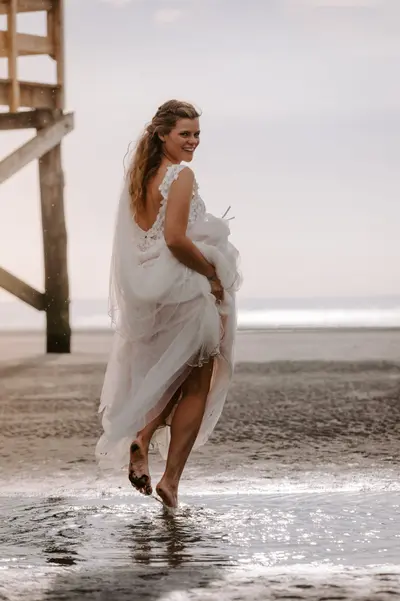 Elopement photoshoot by Louisa S