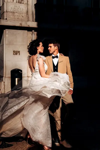 Wedding photoshoot in Lisbon by Maria M