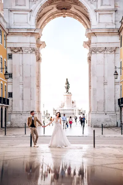 Wedding photoshoot in Lisbon by Maria M