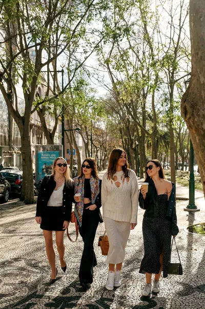 Friends Trip photoshoot in Lisbon by Maria M