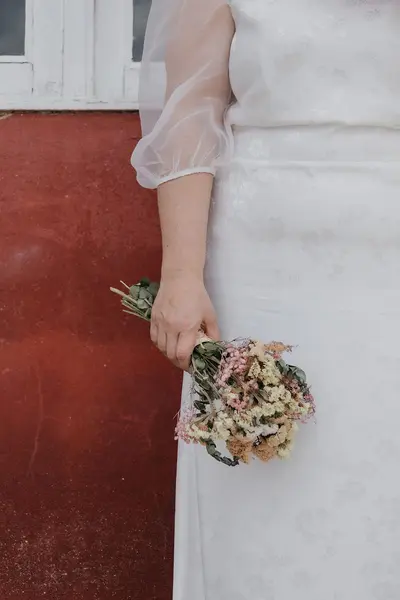 Wedding photoshoot in Lisbon by Monica R