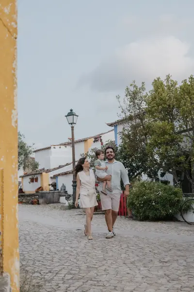 Family photoshoot in Ericeira by Monica R