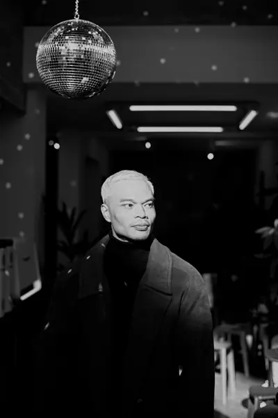 Solo Portrait photoshoot in Porto by Irina F