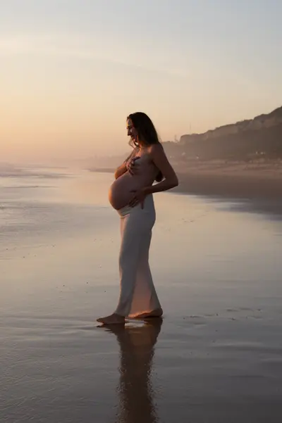 Maternity photoshoot in Costa da Caparica by Sophie B