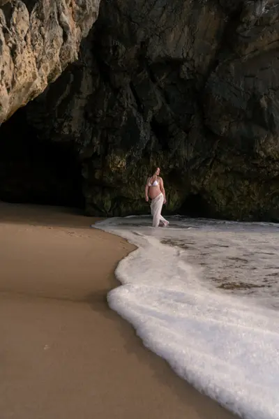 maternity photoshoot in Sintra by Sophie Bellmann