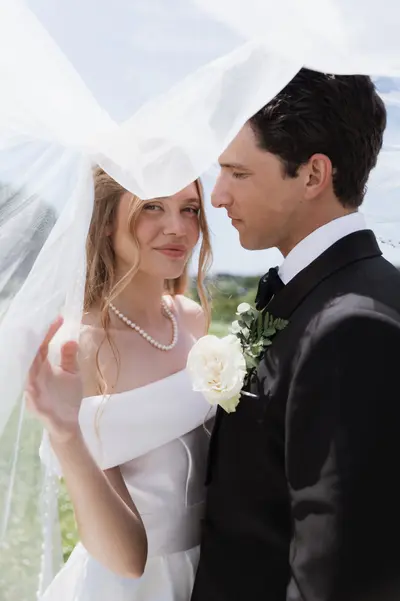Wedding photoshoot in Almada by Beatriz A