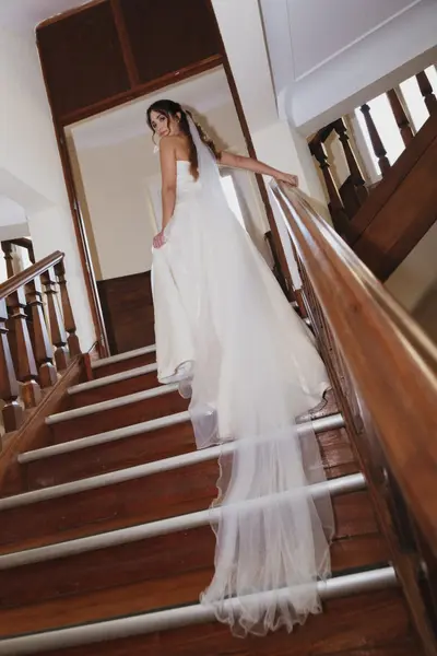 Wedding photoshoot in Lisbon by Beatriz A